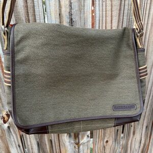 Baekgaard Classic Olive Messenger Bag | Orange Lining & Accents | Leather Detail